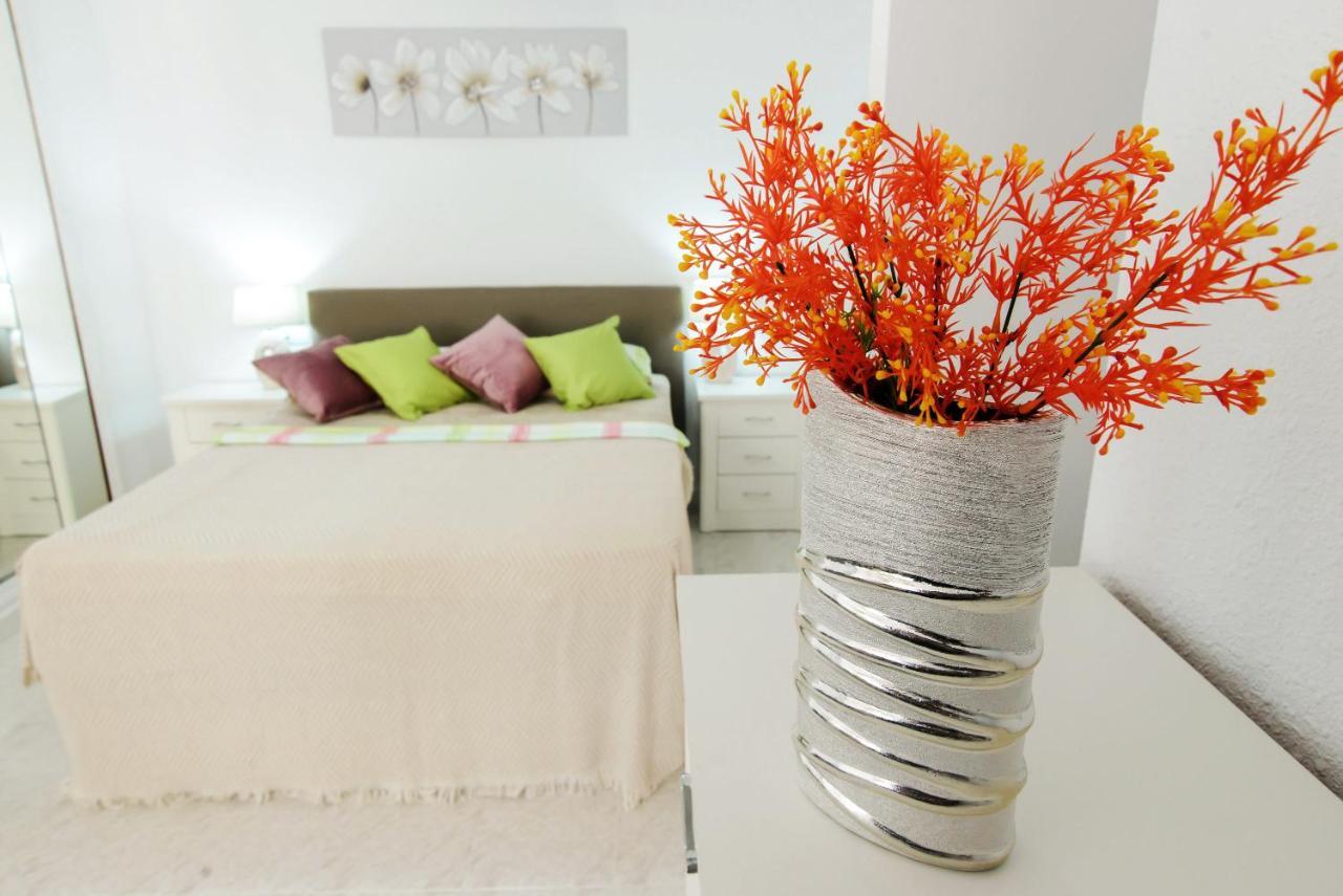Holiday Suite Playa Del Cura 托雷维耶哈 外观 照片