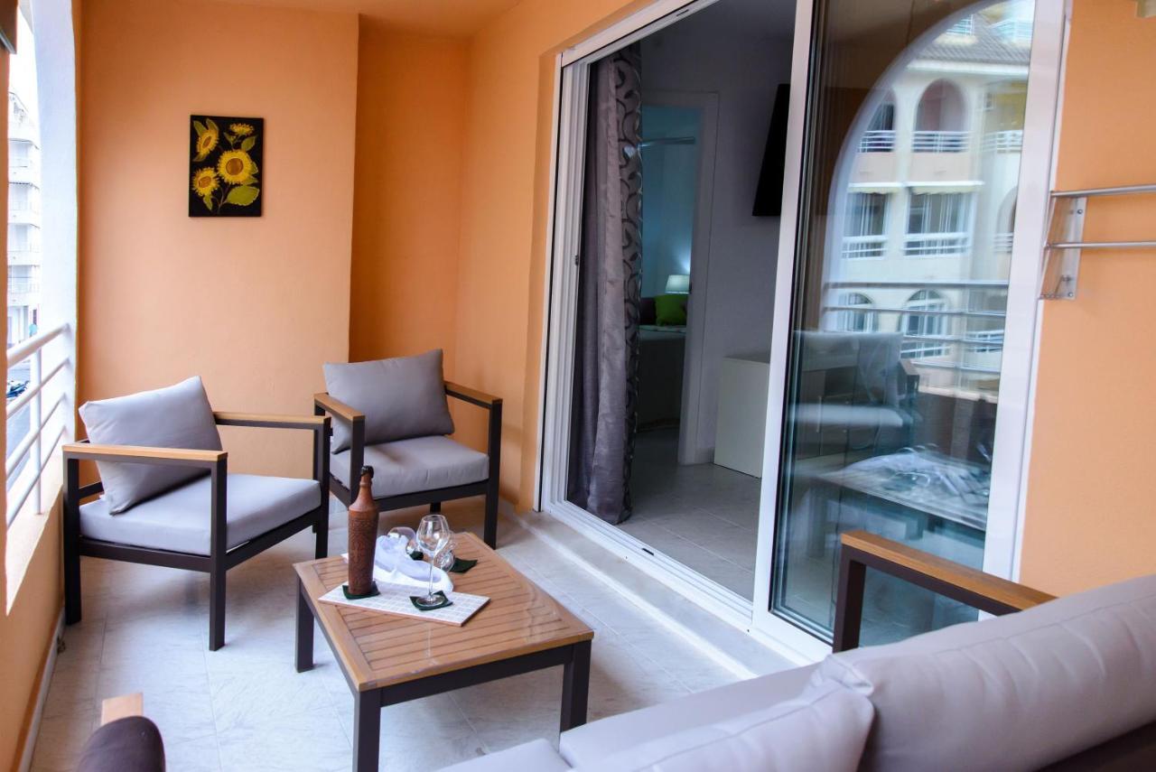 Holiday Suite Playa Del Cura 托雷维耶哈 外观 照片